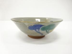 京焼　橋本紫雲造　金彩色絵　松に波　茶碗